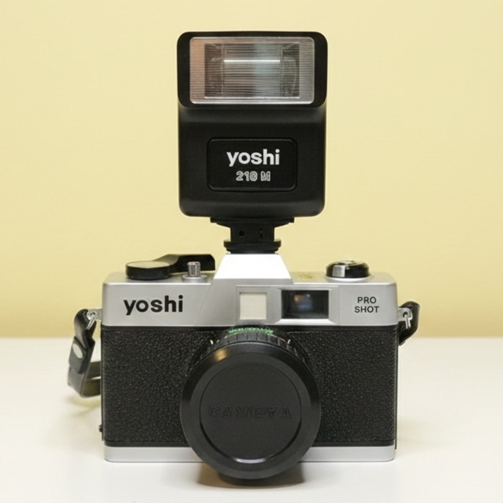 Vintage 70s 80s Yoshi Pro Shot 35mm Film Camera w Flash Lens Case Untested